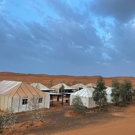 Готель Sahara Traveling Camp Мерзуга Екстер'єр фото