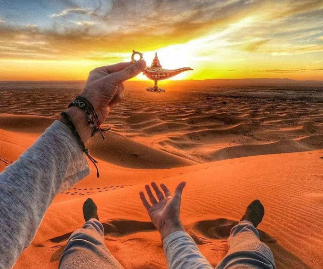 Готель Sahara Traveling Camp Мерзуга Екстер'єр фото