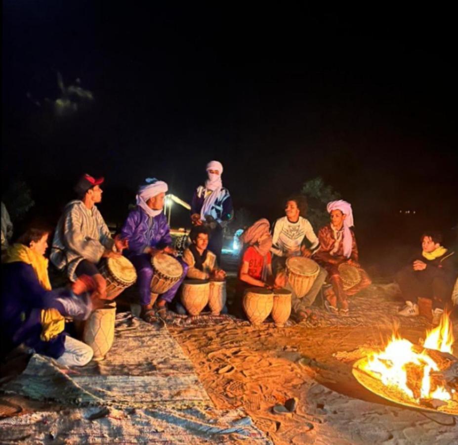 Готель Sahara Traveling Camp Мерзуга Екстер'єр фото