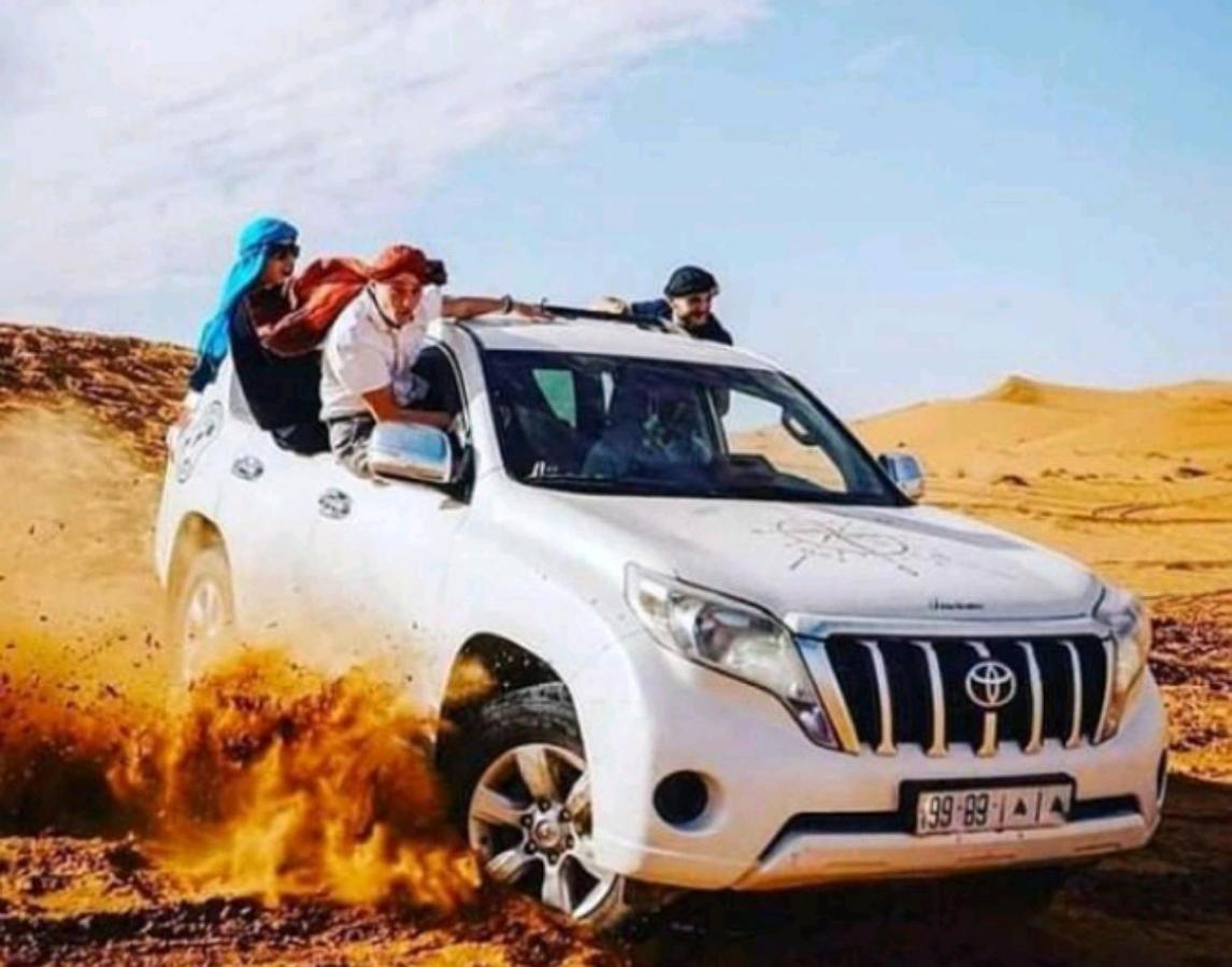 Готель Sahara Traveling Camp Мерзуга Екстер'єр фото