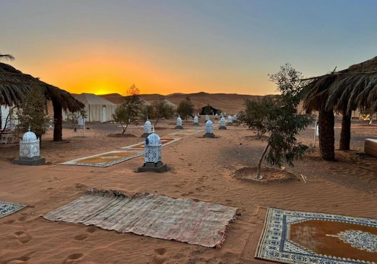 Готель Sahara Traveling Camp Мерзуга Екстер'єр фото