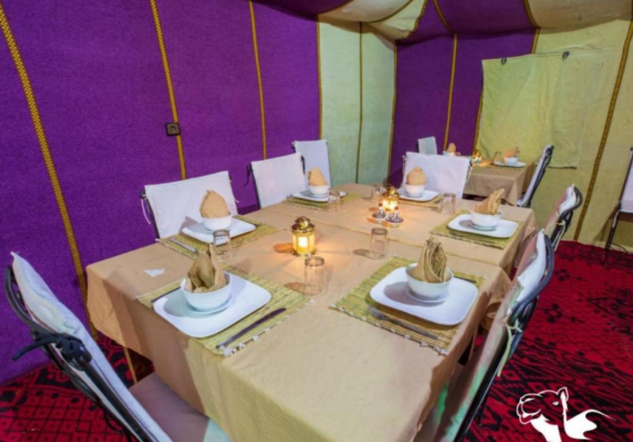Готель Sahara Traveling Camp Мерзуга Екстер'єр фото
