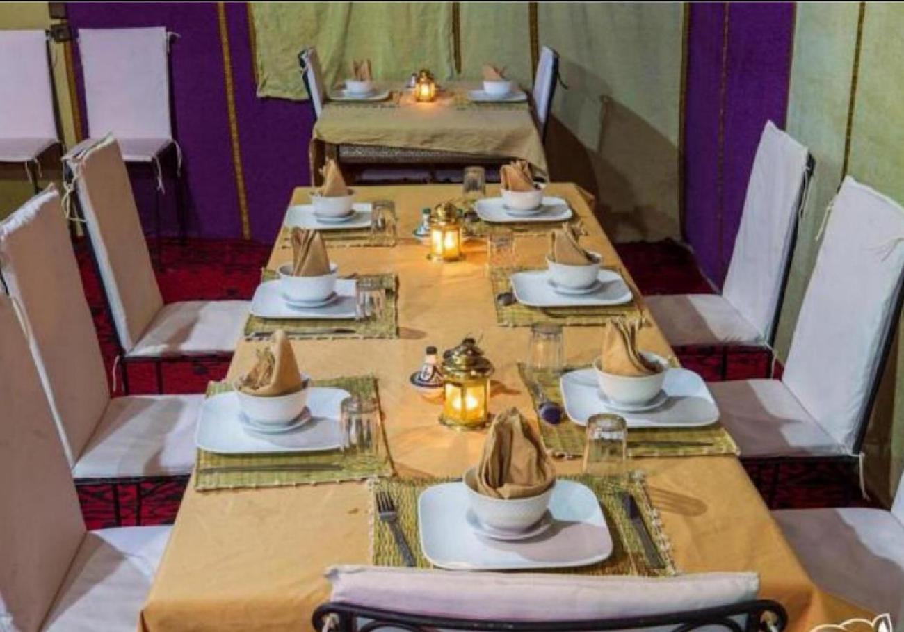 Готель Sahara Traveling Camp Мерзуга Екстер'єр фото