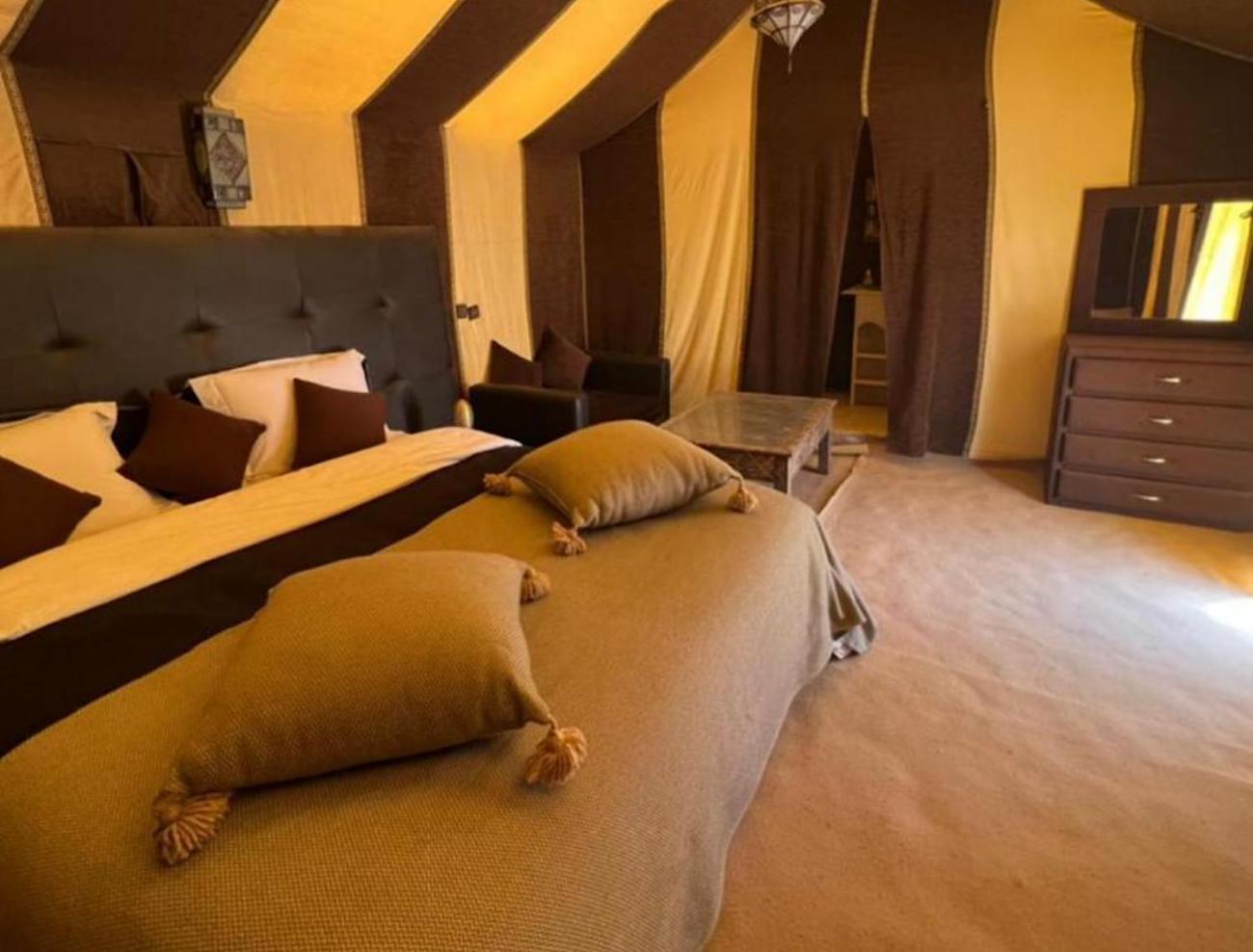 Готель Sahara Traveling Camp Мерзуга Екстер'єр фото