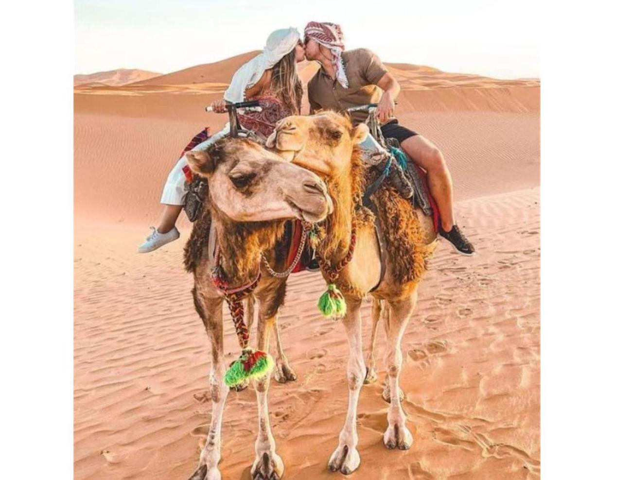 Готель Sahara Traveling Camp Мерзуга Екстер'єр фото
