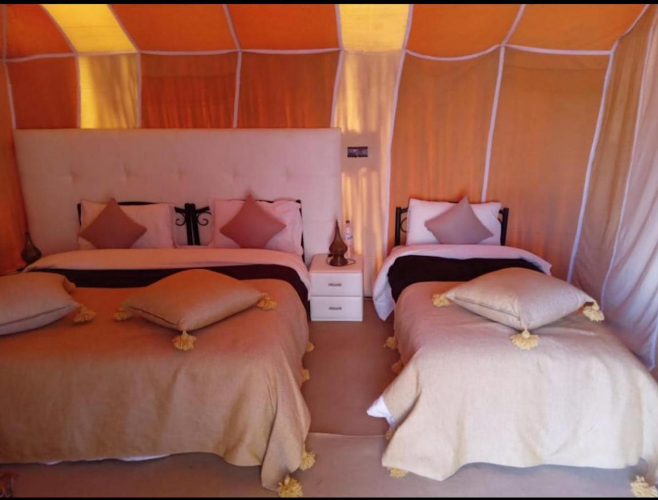 Готель Sahara Traveling Camp Мерзуга Екстер'єр фото