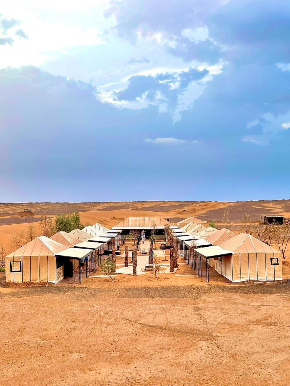 Готель Sahara Traveling Camp Мерзуга Екстер'єр фото
