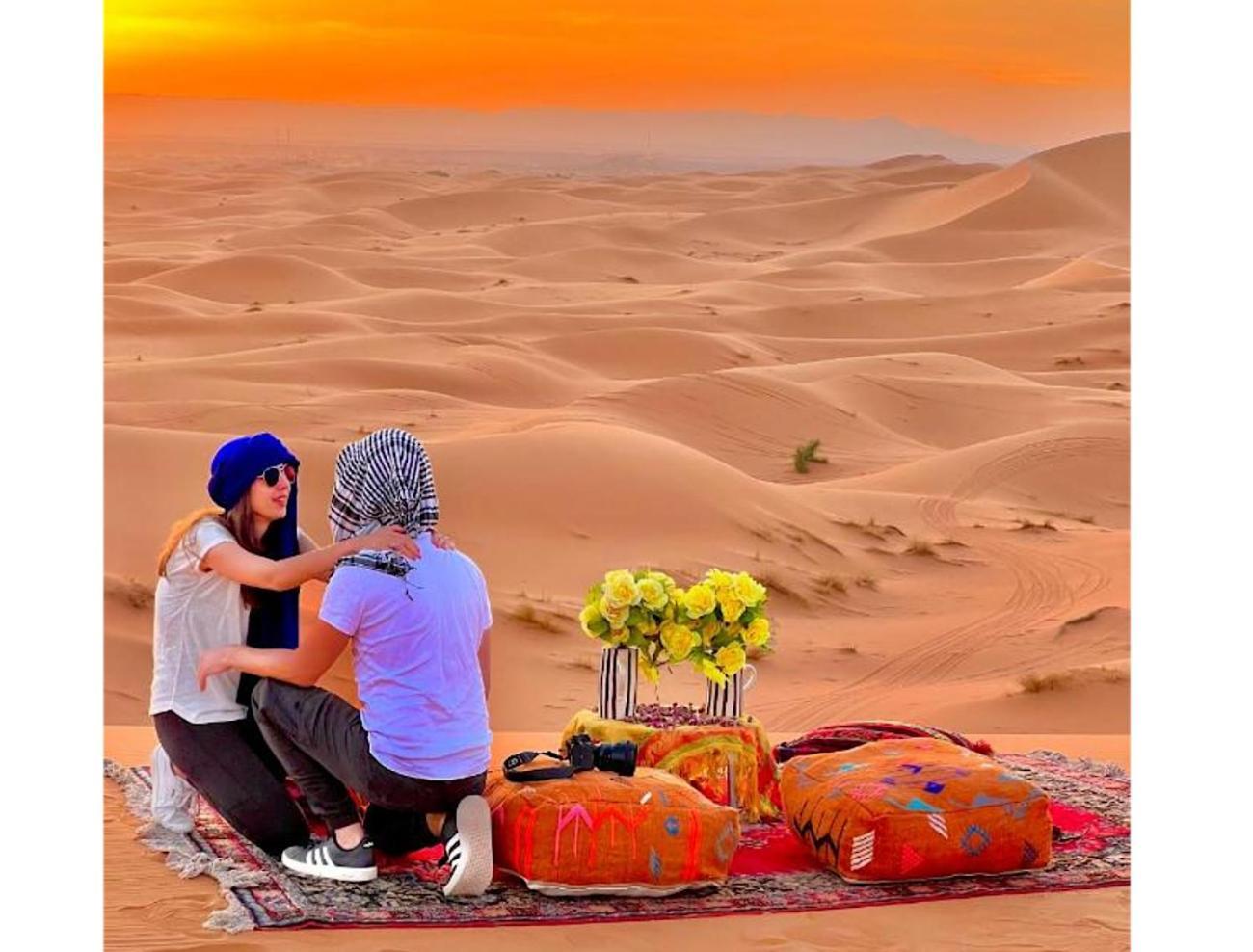 Готель Sahara Traveling Camp Мерзуга Екстер'єр фото