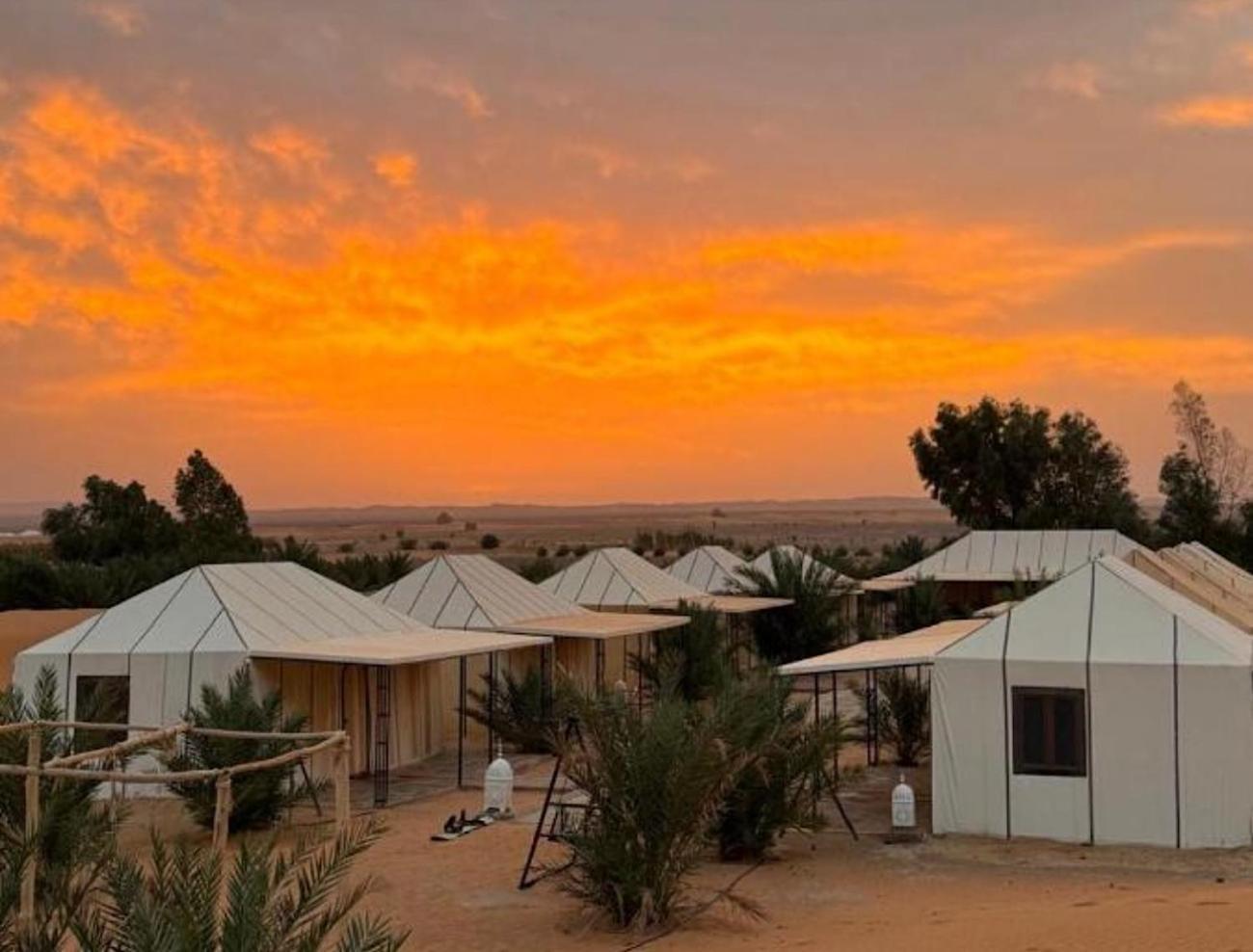 Готель Sahara Traveling Camp Мерзуга Екстер'єр фото