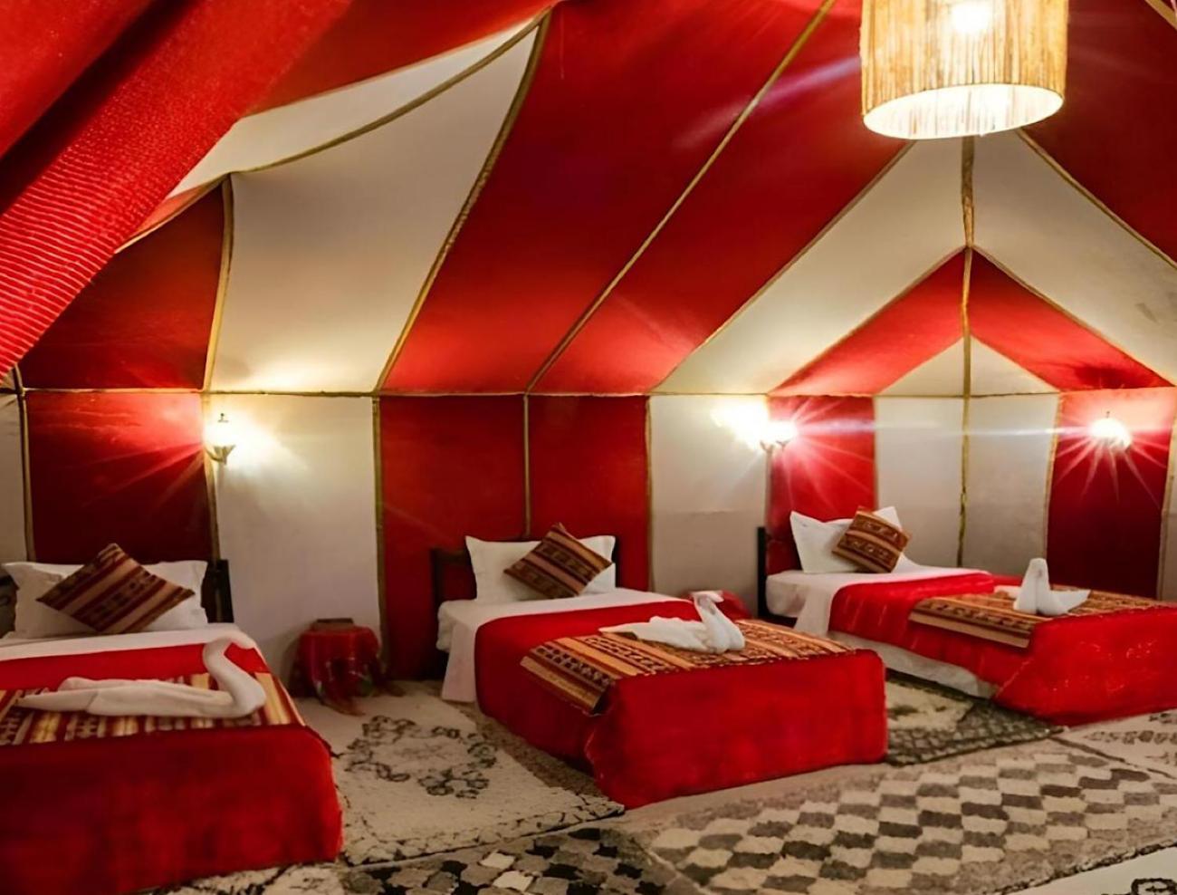 Готель Sahara Traveling Camp Мерзуга Екстер'єр фото